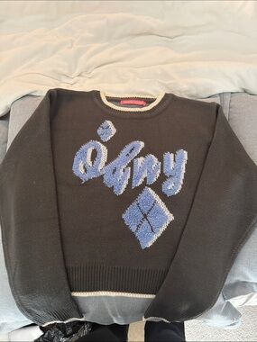 Women Crewneck Sweater with Blue Script and Argyle